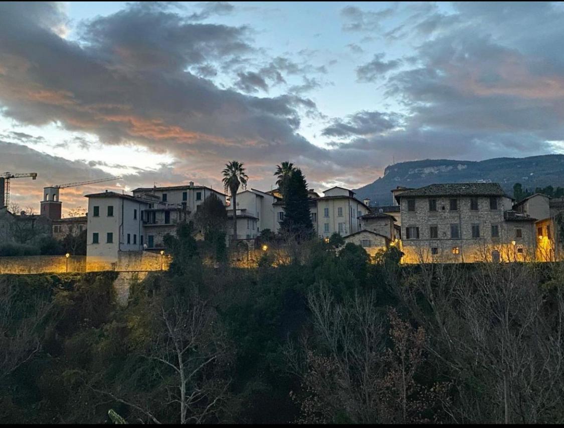 Mini Appartamento "Il Nido Del Picchio" Ascoli Piceno Luaran gambar