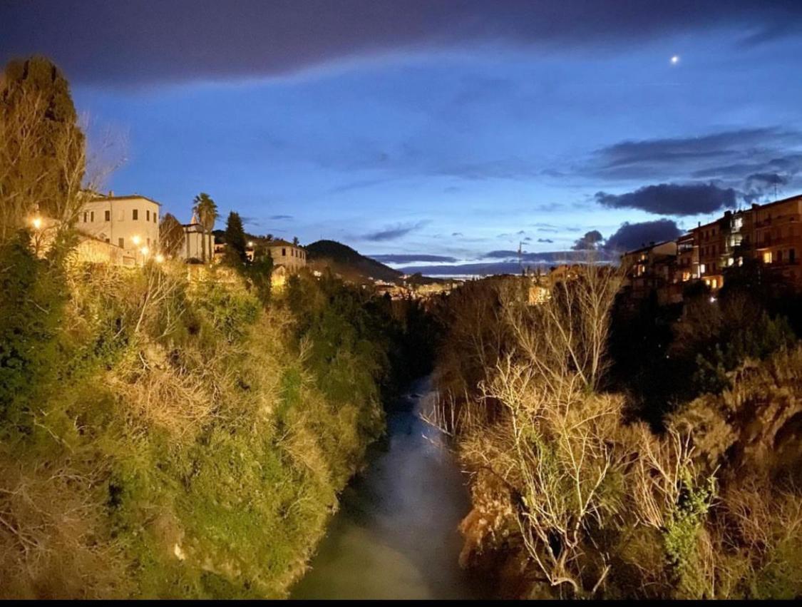 Mini Appartamento "Il Nido Del Picchio" Ascoli Piceno Luaran gambar